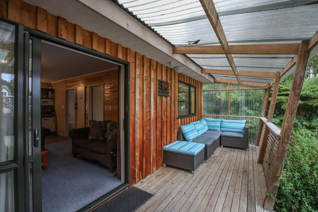 Kaka Retreat Motel, Stewart Island Half-moon Bay Exteriör bild
