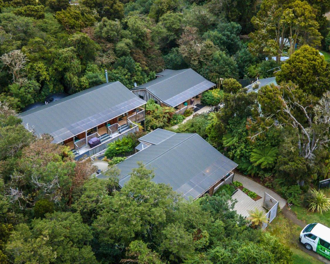 Kaka Retreat Motel, Stewart Island Half-moon Bay Exteriör bild
