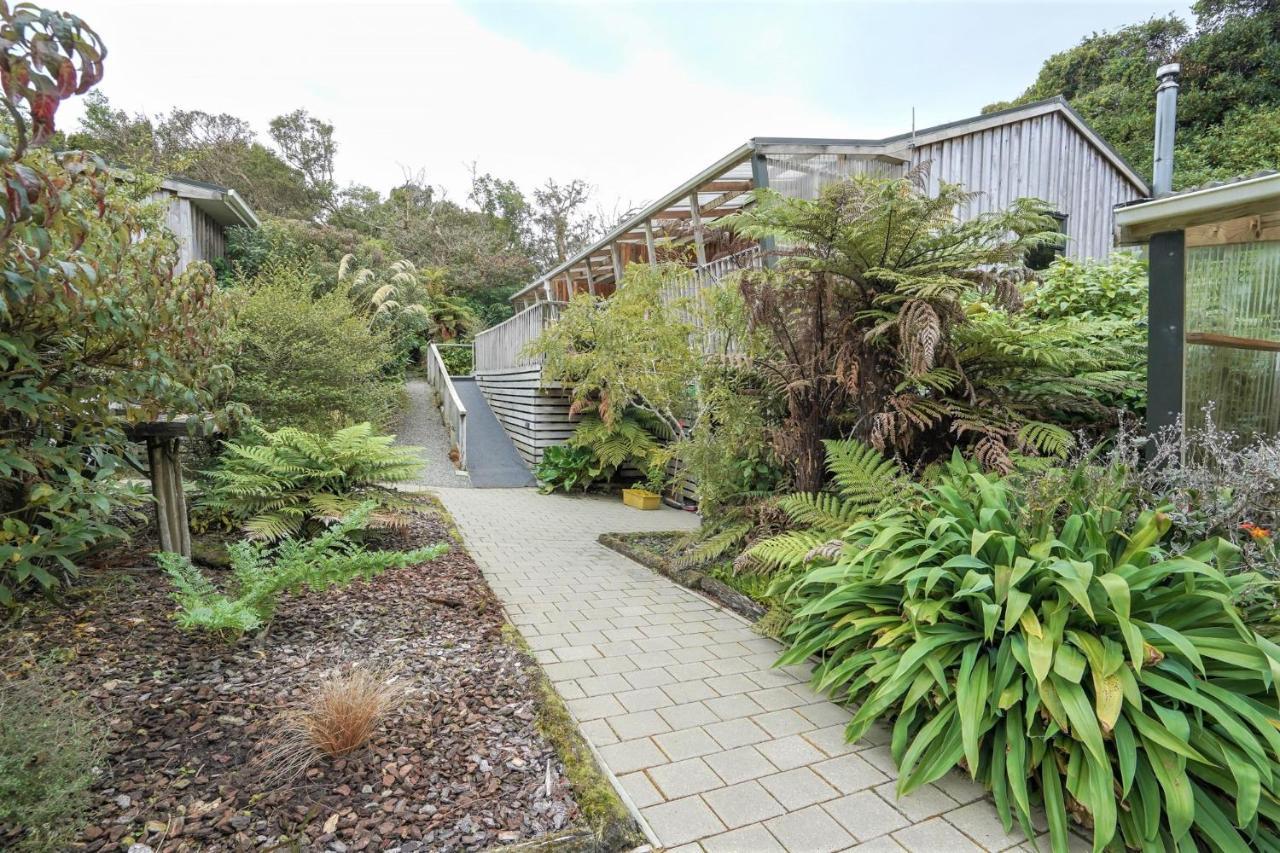 Kaka Retreat Motel, Stewart Island Half-moon Bay Exteriör bild