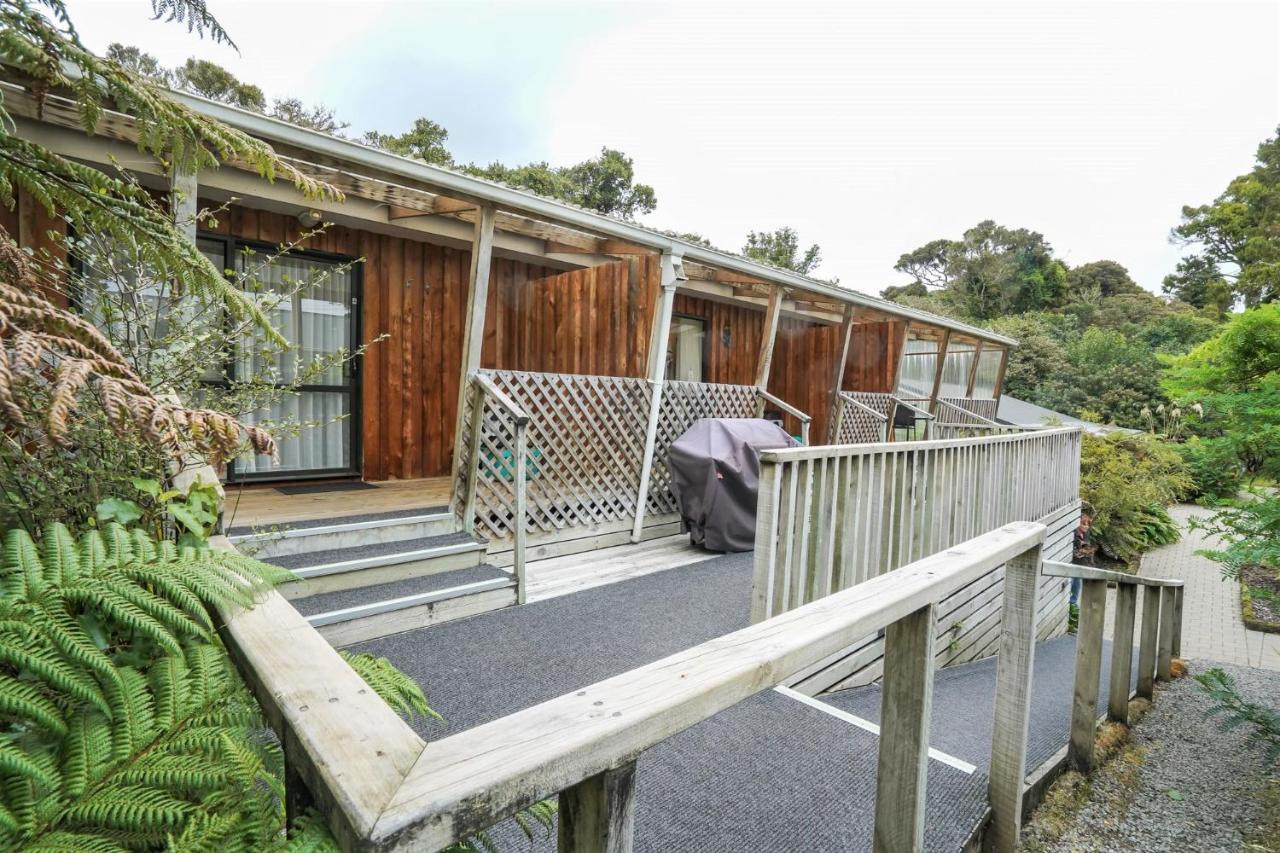Kaka Retreat Motel, Stewart Island Half-moon Bay Exteriör bild
