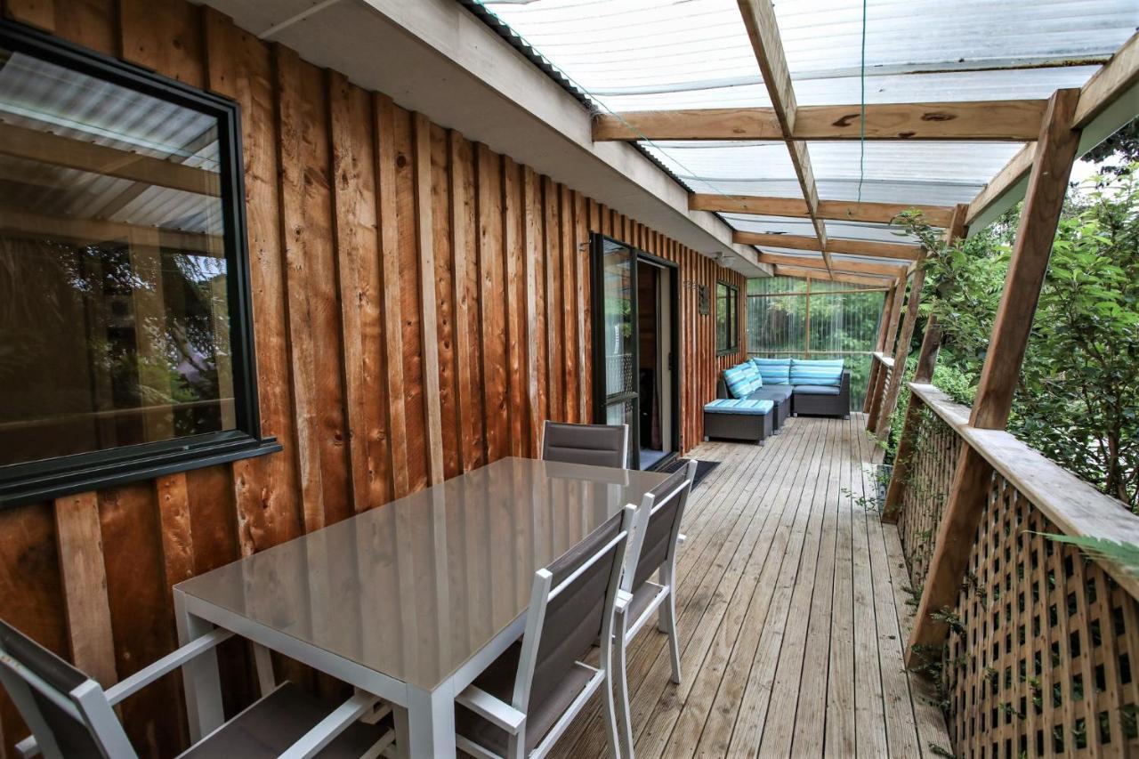 Kaka Retreat Motel, Stewart Island Half-moon Bay Exteriör bild